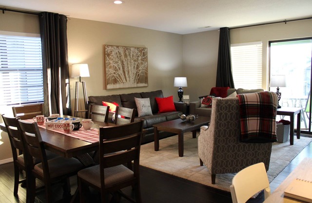 Cozy Condo Centrally Located just off the Strip