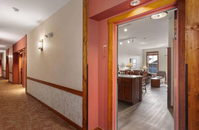Cozy Condo located in the heart of Snowshoe and directly off the main ski area!