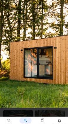 Cozy & Contemporary Lodge by the woods