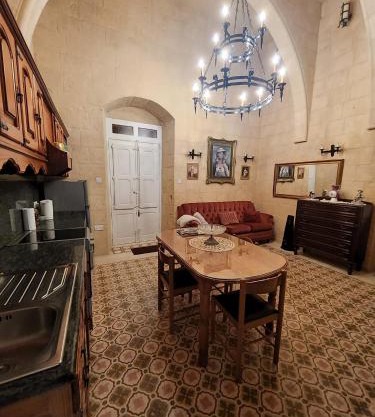 Cozy Corner House in Valletta - Authentic!