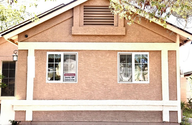 Cozy Cottage - 2 BD Energy Efficient Victorian Villa