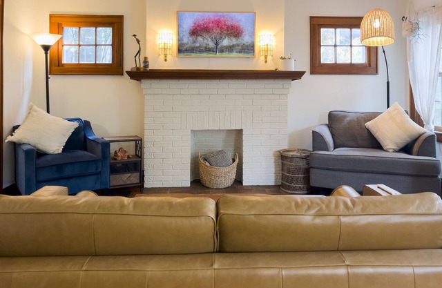 Cozy Cottage- Close to High Street and OSU campus and pet friendly! Sleeps 6!