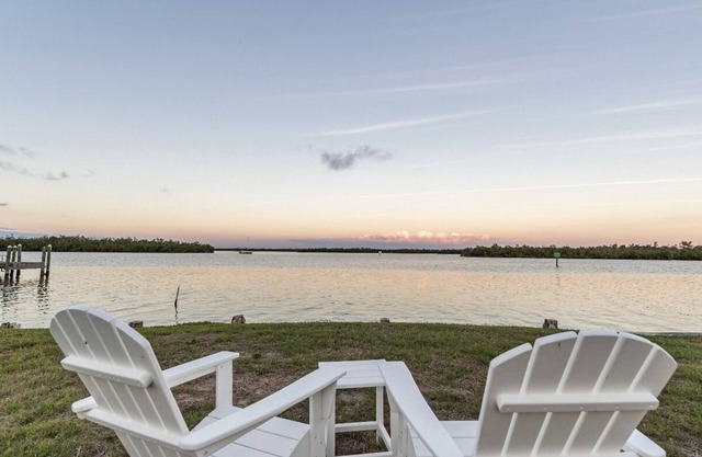 Cozy Cottage Goodland Fl.