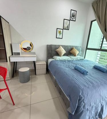 Cozy cybersquare king bed with Netflix free pakin wifi garden view 909