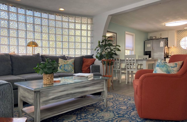 Cozy Dog Friendly Beach House -WALK to Beach, State Park, Restaurants and More!