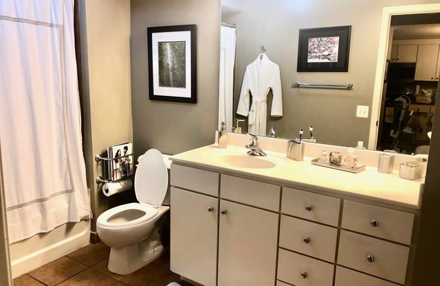 Cozy downtown apartment near the National Mall!