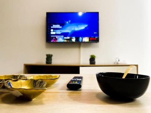 Cozy equipped apartment near train station facing Hilton luxury comfort