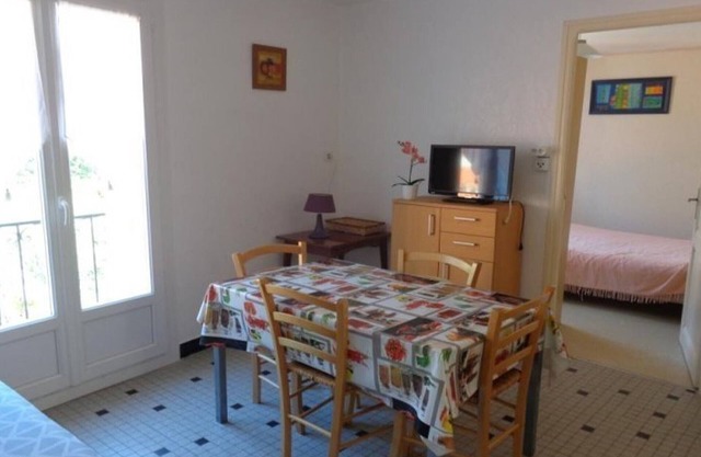 Cozy F2 Apartment for 3 in Downtown Amélie-les-Bains, 50m from Spa, Pets Welcome