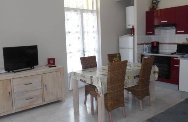 Cozy F2 Apartment with Balcony in Amélie-les-Bains Center, 4 Guests, Near Spa, Pet-Friendly