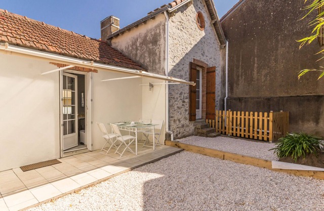Cozy Family Home, Close to Saint-Brevin-les-Pins Center and Ocean, Free Parking, WiFi Included