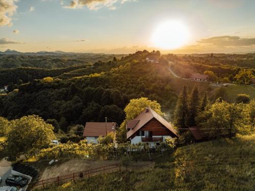 Cozy family place 'Hiša Grozdek' - Gruškovec 40A