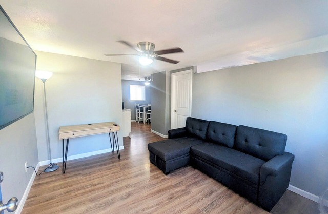 Cozy Guest House Close To Air Base