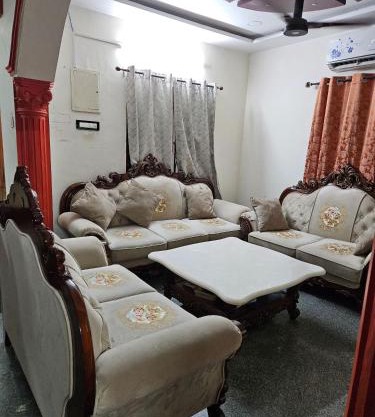 Cozy Guest Room with shared kitchen and living in Chennai with Shared Facilities