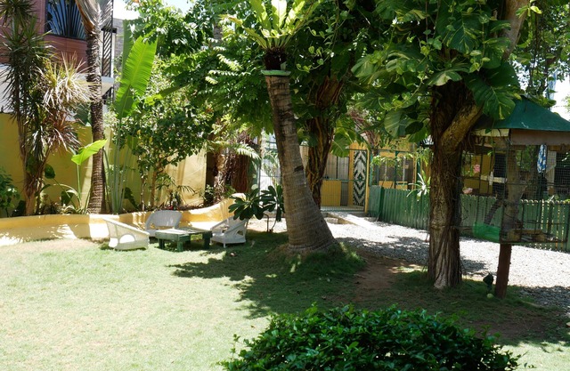Cozy Guesthouse with a Garden close to Airport and Tourist Spots