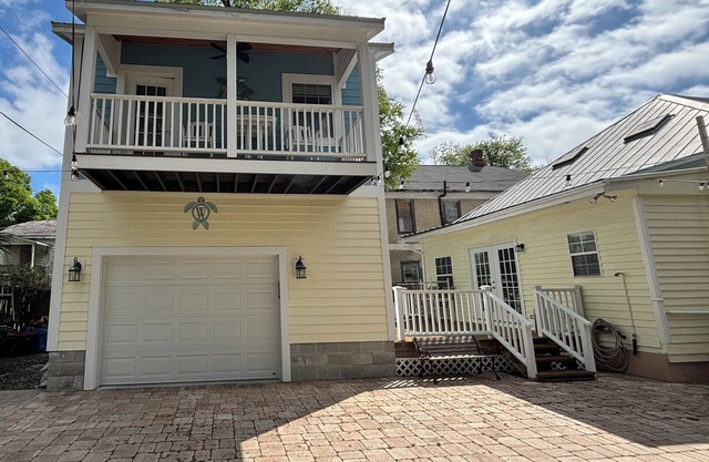 Cozy Guesthouse: Walk to Town, Shops & Dining - Secure parking