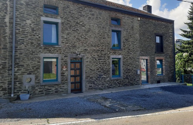 Cozy Holiday Home in Vresse-sur-Semois with Private Pool