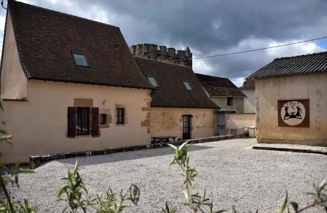 Cozy holiday home in Rudelle