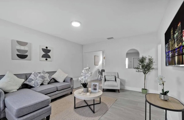 Cozy home In Coral Gables 1