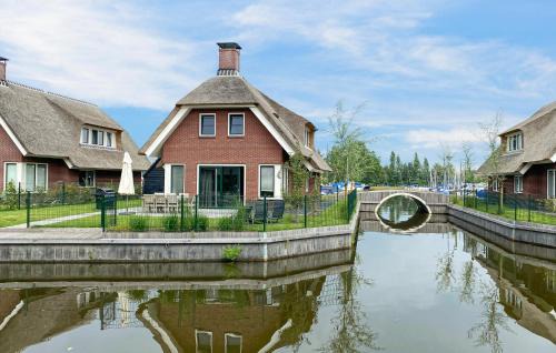 Cozy Home In Idskenhuizen With Wifi