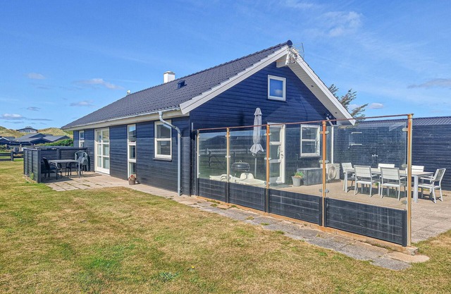 Cozy home in Løkken with sauna