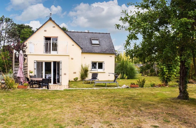 Cozy home in Plouézec with WiFi