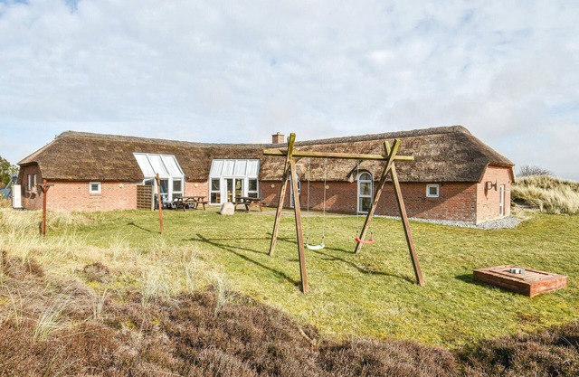 Cozy home in Ringkøbing with kitchen