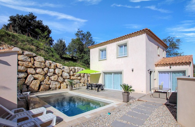 Cozy home in Sauveterre