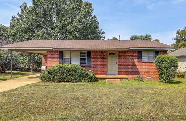 Cozy Home w/Grill: Walkable Oxford Location