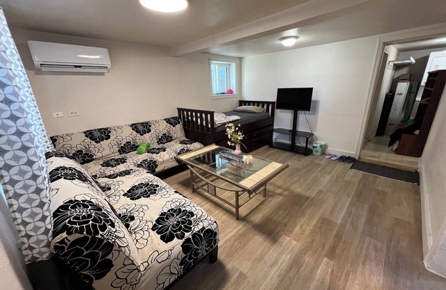 Cozy home-Walkable Harbour Front, Attractions and Amenities -Deals for 3+ guests