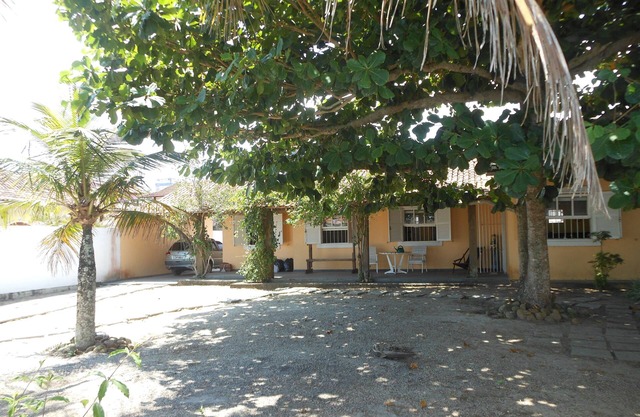 Cozy House in front of Itaúna Beach