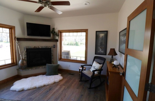 Cozy house in quiet neighborhood, downtown in walking distance (1510)