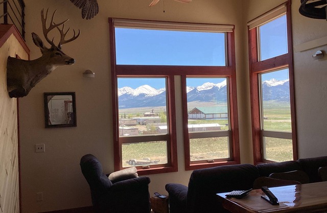 Cozy house, with Epic views from Sangre de Cristo mountains