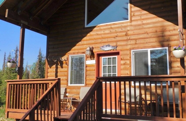 Cozy Kenai River Cabin