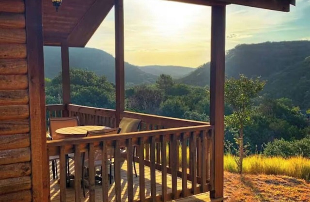 Cozy King Cabin #20: Tx Hill Country Resort/w Pool