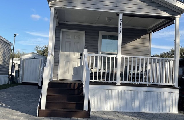 Cozy mobile home with 1 bedroom and WiFi, fitness room in adorable Kissimmee