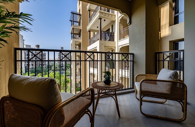 Cozy & Modern 1-Bedroom Apartment | Steps from the Beach – Rahaal 2 I Madinat Jumeirah Living