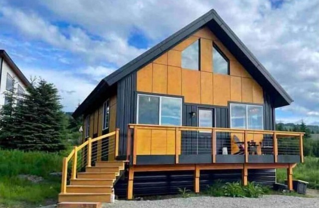 Cozy Modern Cabin with a View