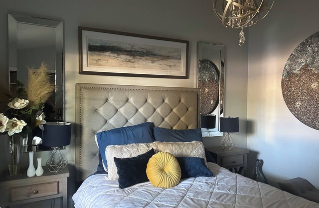 Cozy-PEACEFULL 2-bedroom AC- WiFi in lovely Chandler close to EVERYTHING/parking