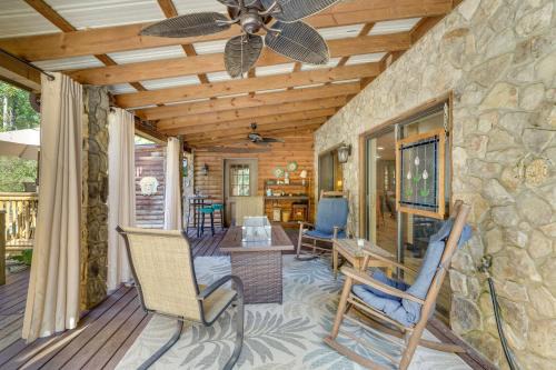 Cozy, Pet-Friendly Retreat in Hickory with Fire Pit!