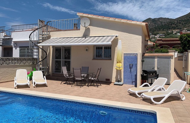 Cozy property with private pool in a quiet residential area
