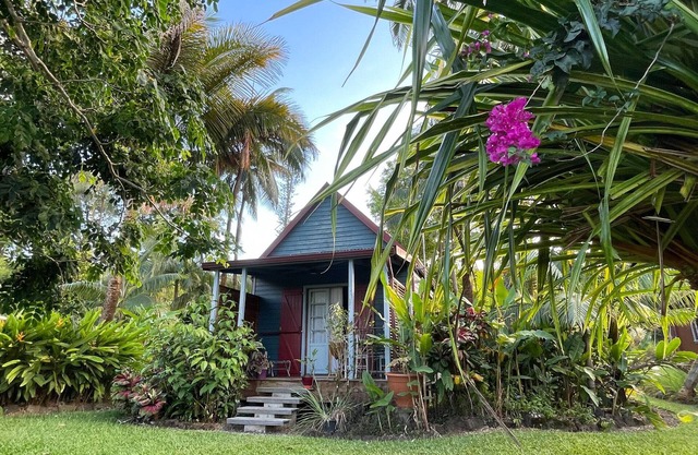 Cozy retreat for 2 at Sainte-Rose, Creole garden