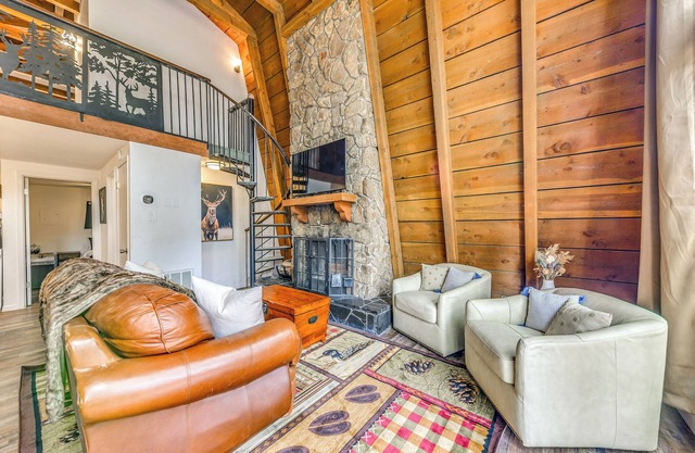 Cozy Ruidoso Cabin Rental w/Private Hot Tub!