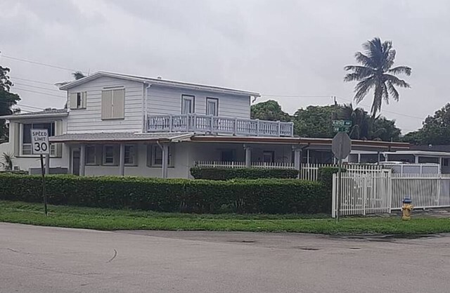 Cozy small department in a big house in broward Fl