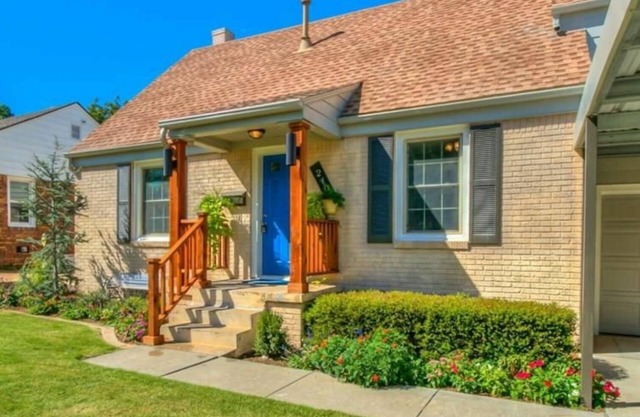 Cozy Solar Urban Home central Okc (mins from State Fair Grounds and downtown)