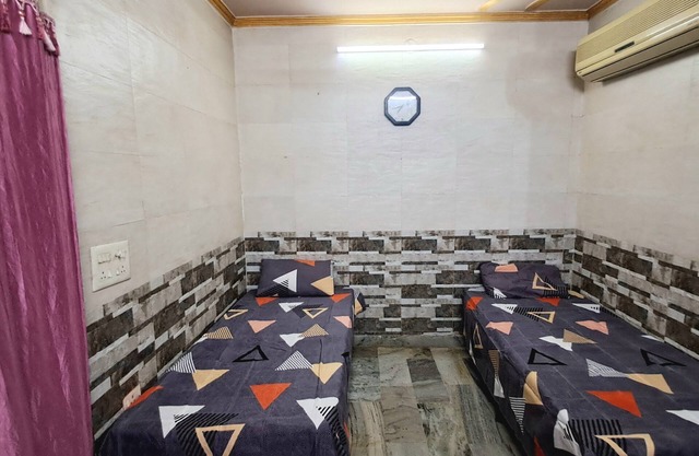 Cozy Space in heart of Delhi with all facilities in and around.