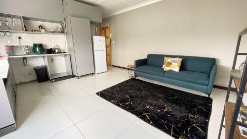 Cozy Stay - Near Golden Acres & Sandringham Gardens