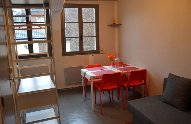 Cozy studio, downtown, 5min walk SNCF station