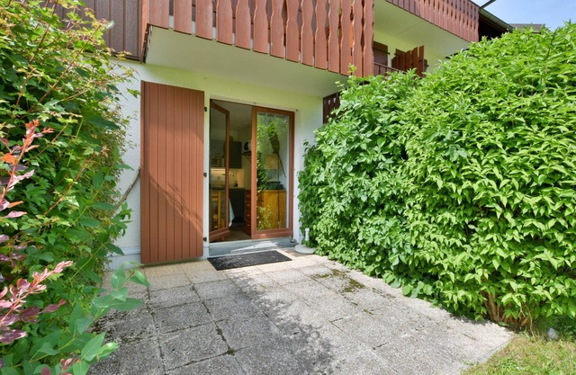 Cozy studio in Bernex with terrace and parking