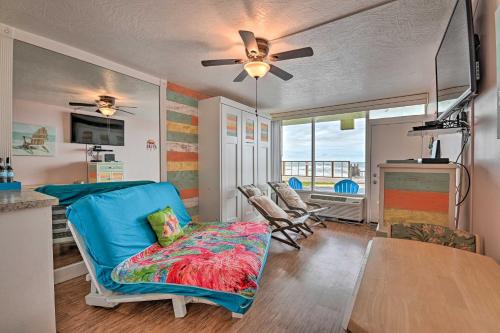Cozy Studio on Ormond Beach with Oceanfront Pool!