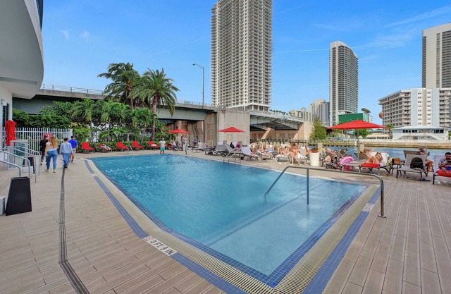 Cozy Studio Room Resort Amenities Beach Pool Gym
